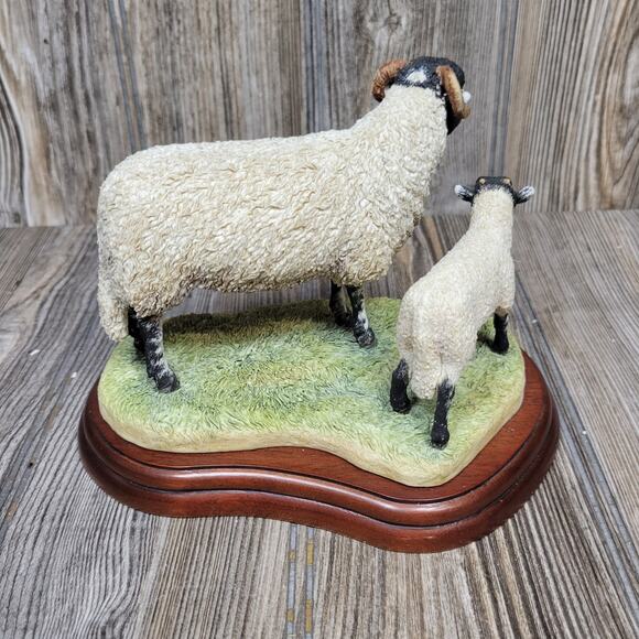 Vintage Border Fine Arts 1994 Swaledale Ewe & Lamb Figurine - Picture 3 of 7